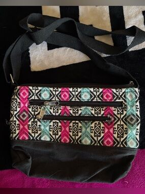 Geometric cross body